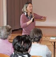 Fahrlehrerin Sara Franzen stellte sich den Fragen der autofahrenden Senioren. (Bild: Andrea Häusler)