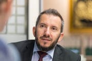 Bekim Alimi, Imam in der albanischen Moschee Wil, lebt seit rund 20 Jahren in der Schweiz und will sich einbürgern lassen. (Bild: Hanspeter Schiess)
