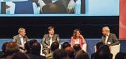 Heinrich C. Spoerry, Heidi Diethelm Gerber, Mona Vetsch und Alfred Müller an der WFT-Talkrunde. (Bild: Thi My Lien Nguyen)