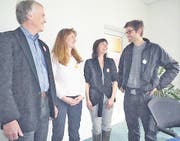 Sie freuen sich als Projektleitende auf die beiden Anlässe: (v. l.) Ruedi Dörig, Stadtrat und Jugendbeauftragter in Altstätten; Petra Konrad, Gemeinderätin und Jugendbeauftragte in Balgach; Claudia Tobler vom Jugendnetzwerk Soziale Dienste Mittelrheintal (SDM) und Ruedi Gasser, Jugendarbeit Altstätten. (Bild: René Schneider)