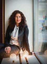 Sonja Kuriger: Von der Poster-Verkäuferin zur Galeristin für zeitgenössische Kunst. (Bild: Urs Bucher)