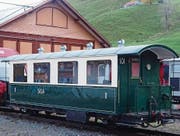 In über 7000 Einsatzstunden hat der Verein historische Appenzeller Bahnen den alten Salonwagen von Grund auf erneuert. (Bild: pd)