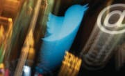 Twitter stellt sein System um, was zur Folge hat, dass eine Gewichtung der Nachrichten entsprechend dem Nutzerinteresse vorgenommen wird. (Bild: ap/Richard Drew)