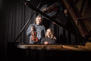 Der Geiger Robert Bokor und seine Tochter, die Pianistin Marija Bokor, musizieren in verschiedenen Kombinationen zusammen. (Bild: Benjamin Manser)