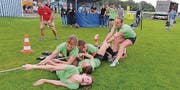 Frauenpower beim Seilziehen. (Bild: Michael Möhl)
