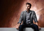Stick gehört zu den Must-haves: So kann eine Strickjacke auch gut einmal als Sakko-Ersatz dienen. (Bild: Olymp)