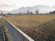 Die Ortsgemeinde Schmitter muss für die Autobahn-Anschlussstelle Rheintal Mitte an der Schweizer Strasse bei der Unterführung etwa 6500 m2 Boden abtreten. Als Realersatz stellt die Asfinag eine gleich grosse Fläche zwischen Lauterach und Wolfurt in Aussicht. (Bild: Kurt Latzer)