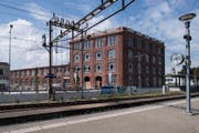 Der Mann wurde in der Nähe des Bahnhofs Arbon von einem Güterzug erfasst. (Bild: Archiv/Keystone)