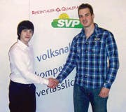 Die SVP Widnau mit junger Führung: rechts Präsident Silvano Kühnis und links Kantonsratskandidat Manuel Faleschini. (Bild: pd)