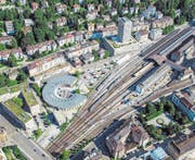 Auf dem Parkplatz zwischen Lokremise und Fachhochschule ist unter anderem ein neues Hochhaus geplant. (Bild: Reto Martin)