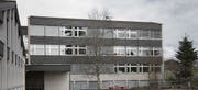 Der Trakt C des Schulhauses Ebnet in Andwil ist in die Jahre gekommen. (Bild: Ralph Ribi (30. März 2015))