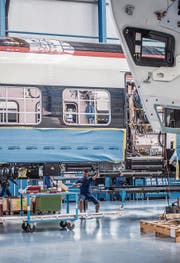 Auch die Thurgauer Fahrzeugindustrie läuft vergleichsweise rund. Hier der Eisenbahnbauer Stadler. (Bild: Thi My Lien Nguyen (Bussnang, 20.9.2017))