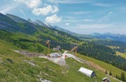 Im Stöfeli wird die Mittelstation für die neue Gondelbahn vom Espel auf den Rücken des Chäserruggs gebaut. (Bild: pd)