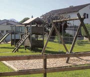 Die Spielplätze in Montlingen und Eichenwies entsprechen nicht mehr den heutigen Anforderungen an die Sicherheit. (Bild: pd)