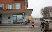 Entsteht hier bald etwas Neues? Das «Marktstübli» am Bahnhof Muolen. (Bild: Ralph Ribi (12. November 2015))