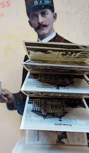 Die Postkarte von Flawil mit dem Briefträger und der aufgeklebten Tasche war ein von Kurt Anderegg besonders begehrtes Objekt.