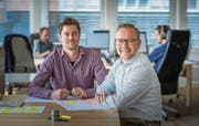 Roger Dudler (links) und Andreas Fischler wollen den Umsatz ihres Onlineportals Frontify dieses Jahr verdreifachen. (Bild: Michel Canonica)