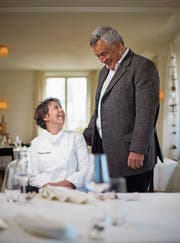 Zwei im besten Einvernehmen: Bernadette Lisibach, die Köchin des Jahres 2015, und Felix Bertschinger, Besitzer der «Neuen Blumenau». (Bild: Benjamin Manser)