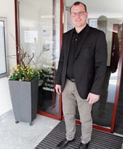 Im Gemeindehaus hat Renato Truniger seine erste Ausbildung zum kaufmännischen Angestellten absolviert, bevor er Landwirt wurde. Auch als Gemeinderat ging er hier schon regelmässig ein und aus. (Bild: Martina Signer)