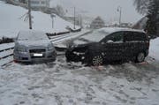 Der Unfall ereignete sich auf schneebedeckter Strasse. (Bild: Kapo AR)