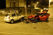 Bei dem Unfall wurde eine Person leicht verletzt. (Bild: Kapo SG)