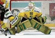 In der hochspannenden Schlussphase behielt Thurgau mit Goalie Janick Schwendener die Nerven. (Bild: Mario Gaccioli (Winterthur, 13. Oktober 2017))