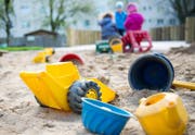 Die Attacke ereignete sich in einem Sandkasten. (Bild: Keystone (Symbolbild))