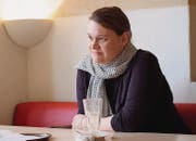 Die Autorin Zora Debrunner ist ihren Wurzeln nach Lichtensteig gefolgt und fühlt sich hier zu Hause. (Bild: Thomas Geissler)