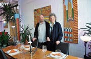Helena und Heinz Büchel bewirten ab März jeden Sonntagabend Gäste in der «Fabrik». (Bild: Sabine Schmid)