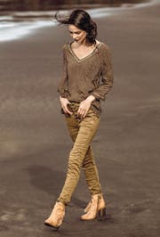 Shirt und Bluse in einem: Solch hybride Styles sind angesagt. (Bild: Nile)