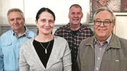 Die Spurgruppe des neuen Pfarreirates, von links: Kuno Tribelhorn, Anita Lupieri als Vertreterin der Kirchenverwaltung, Tizian Calvi und Emil Müller. (Bild: Leila Zmero)