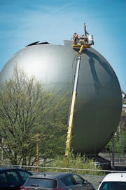 Der Abbruch der Erdgasspeicher im Schellenacker dauert maximal zwei Monate. (Bild: Ralph Ribi)