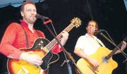 Die beiden Entertainer singen über Vernunft und Verlangen in der Liebe. (Bild: fhu.)
