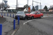 Der 20-Jährige verlor die Kontrolle über sein Auto. (Bild: Kapo SG)