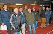 Zahlreiche Kollegen von der Schiedsrichter-Trainingsgruppe Wil und Umgebung weilten am Spiel und erwiesen ihrem Präsidenten die Ehre anlässlich seines letzten Einsatzes als Schiedsrichter. (Bild: Urs Nobel)