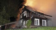 Bei Bränden muss die Feuerwehr rasch vor Ort sein und das Feuer löschen. (Bild: Sabine Schmid (Ebnat-Kappel, 28. August 2013))