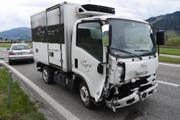 Der Fahrer des Lieferwagens bemerkte die Autofahrerin nicht und nahm ihr deswegen den Vortritt. (Bild: KAPO)