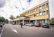 Die Migros im Oedenhof weicht bis 2020 einem markanten Neubau. (Bild: Urs Bucher (18. September 2017))