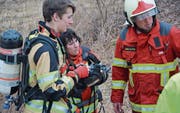 Wer Feuerwehrdienst leistet, ist von der Feuerwehrersatzabgabe befreit: Angehende Feuerwehrleute während des regionalen Grundkurses in Altstätten im Februar 2017. (Bild: Kurt Latzer)