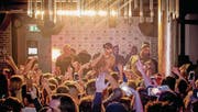 Bad in der Menge: Sido bei seinem Auftritt am Samstag in St. Gallen. (Bild: PD)