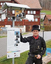 Boris Hunziker mit dem Windrad des Kaminfegers.