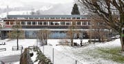 Nach internen Turbulenzen scheint wieder Ruhe an der Primarschule Gill in Ebnat-Kappel eingekehrt zu sein. (Bild: Urs M. Hemm)