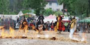 Die Ritter der schwarzen Lanze veranstalten am Samstag und Sonntag ein veritables Ritterturnier und demonstrieren auch die hohe Kunst des mittelalterlichen Lanzenstechens.