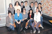 Die Verantwortlichen beider Frauenvereine haben sich seit Mai 2013 mit der Bildung eines neuen Vereins befasst. (Hinten von links) Silvia Künzli, Claudia Zäch, Heidi Wespi, Silvia Hauri, Monika Stadelmann, Anita Schmid, Monika Scherrer. (Vorne von links) Theres Kuratli, Sonja van Winden, Doris Güttinger, Sandra Hager, Jasmin Wick. (Bild: Christiana Sutter)