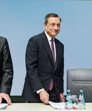 EZB-Präsident Mario Draghi weiss eine Mehrheit seines Rates hinter sich. (Bild: Armando Babani/EPA (Frankfurt am Main/26. Oktober 2017))