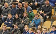 Die Buben zeigten rasanten Fussball mit manch technischem Schmankerl. (Bilder: Ulrike Huber)