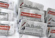 Bald keine Konkurrenten mehr: Die «Rheintalische Volkszeitung» und «Der Rheintaler» werden ab 1. Januar 2011 von der Rheintal Verlag AG herausgegeben – einer neuen Firma, an der rva und rdv beteiligt sind. (Bild: Gert Bruderer)