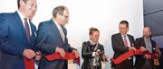 Von links: Martin Meyer, Vorsitzender der ITW-Gruppe; Regierungsrat Bruno Damann; Christine Vogt, Mitglied des Verwaltungsrates der ITW-Gruppe; Reto Friedauer, Gemeindepräsident von St. Margrethen, und der Architekt des neuen Mineralheilbades, Daniel Rohner.