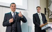 Jürg Bucher, VR-Präsident der Valiant (links), und sein Nachfolger, der heutige CEO Markus Gygax. (Bild: Peter Klaunzer/Keystone (Bern, 5. März 2014))