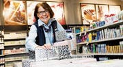 Verena Forrer ist Wattwilerin durch und durch: Hier wurde sie geboren, hier wohnt sie, und seit 40 Jahren arbeitet sie bei Coop. (Bild: PD)